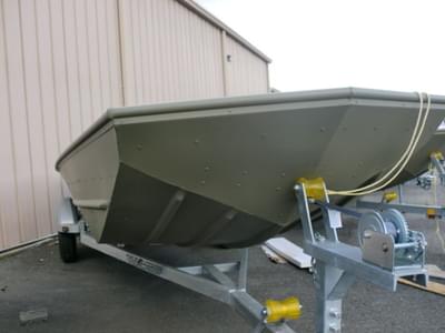 BOATZON | Lowe Boats L1852MT AURA Tiller 2026