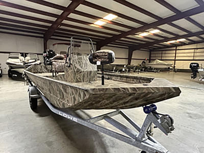 BOATZON | Lowe Boats RX1760 2026