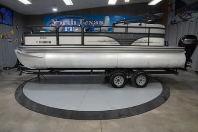 BOATZON | Lowe Boats SF212 Walk Thru 2018