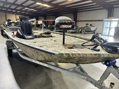 BOATZON | Lowe Boats Stinger 175C 2026