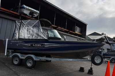 BOATZON | Lowe Fishing Machine 1810 Pro Series 2016