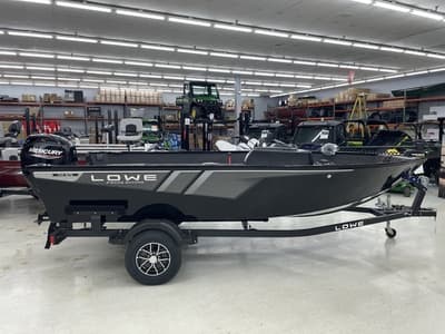 BOATZON | Lowe Fishing Machine FM1675S NEW 2025