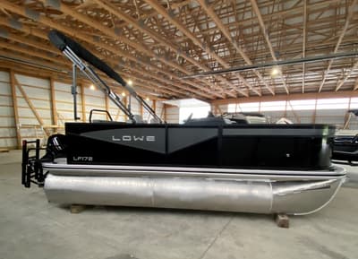 BOATZON | Lowe LF Front Fishing Station LF172 2026