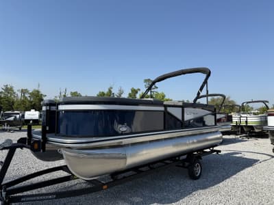 BOATZON | Lowe LS Walk Thru 210 2025