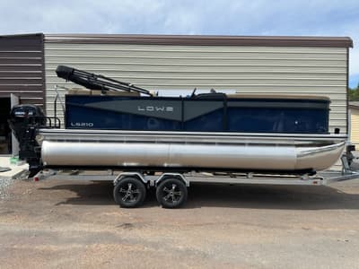 BOATZON | Lowe LS Walk Thru 210 2026