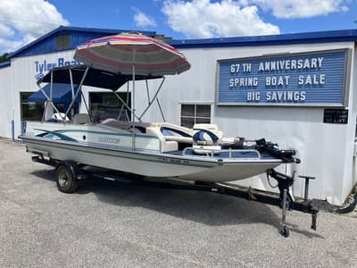 BOATZON | LOWE LS2220 Deckboat 1997