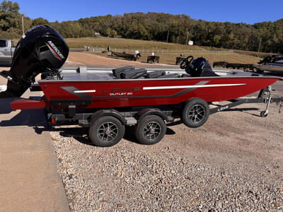 BOATZON | Lowe Outlet 20 2026