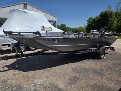 BOATZON | Lowe Roughneck 2070 SC 2017