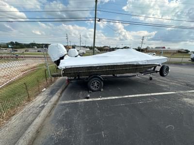 BOATZON | Lowe Roughneck Center Console RX1760 Pathfinder 2025