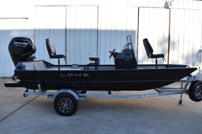 BOATZON | Lowe Roughneck RX1760 Pathfinder 2026