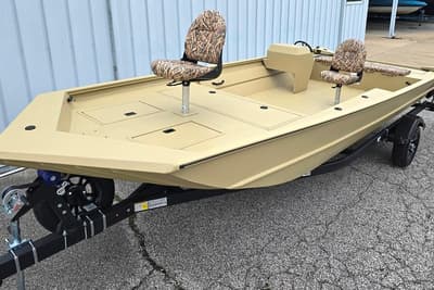 BOATZON | Lowe Roughneck RX2070 Tiller 2026