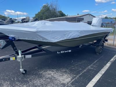 BOATZON | Lowe Roughneck Side Console RX1760 SC 2026