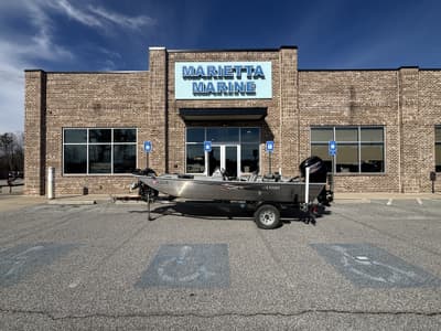 BOATZON | Lowe Stryker 17 wMercury 60HP  4Stroke Engine and Trailer Included 2016