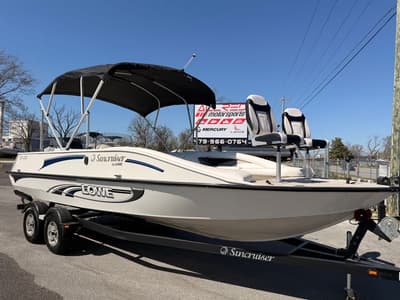 BOATZON | Lowe Sun Deck 220 2010