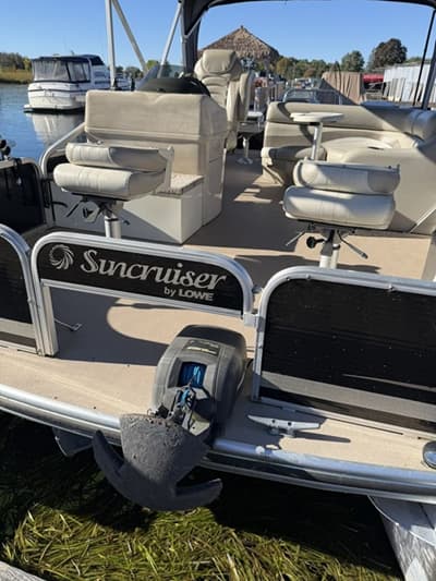 BOATZON | Lowe Suncruiser SF214 2011