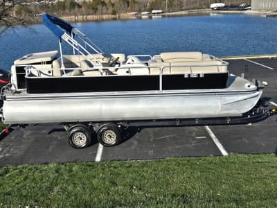 BOATZON | Lowe Trinidad 220 2005