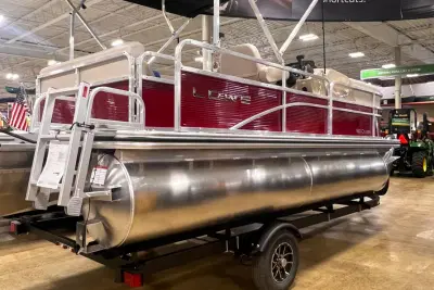 BOATZON | Lowe Ultra Cruise 180 2025