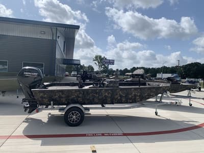BOATZON | Lund 1760 Predator SS 2026