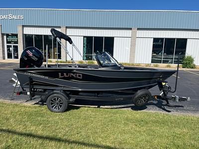 BOATZON | Lund 1775 Crossover XS 2026