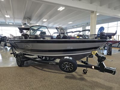 BOATZON | Lund 1775 Impact XS Sport WFishing Package 2026