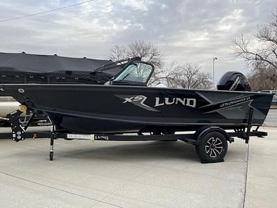 BOATZON | Lund 1875 Crossover XS 2025