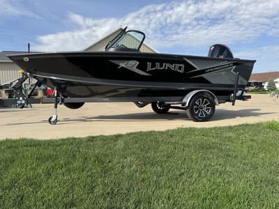 BOATZON | Lund 1875 Crossover XS 2025