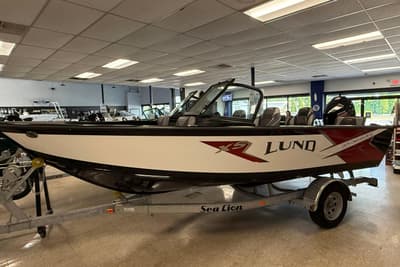 BOATZON | Lund 1875 Crossover XS 2025