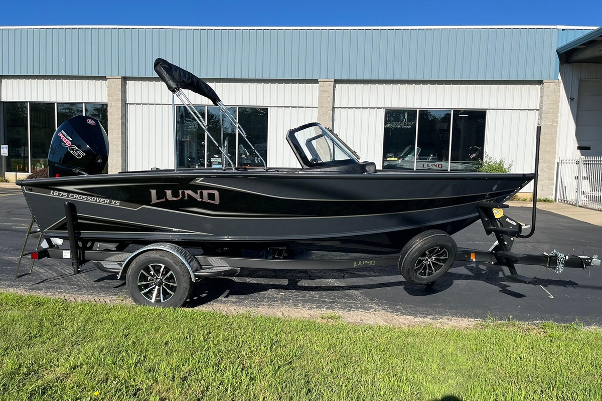 2026 Lund 1875 Crossover XS - Sold Boat