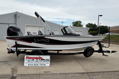 BOATZON | Lund 1875 Crossover XS 2026