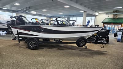 BOATZON | Lund 1875 Crossover XS 2026 BOATZON | Lund 1875 Crossover XS 2026