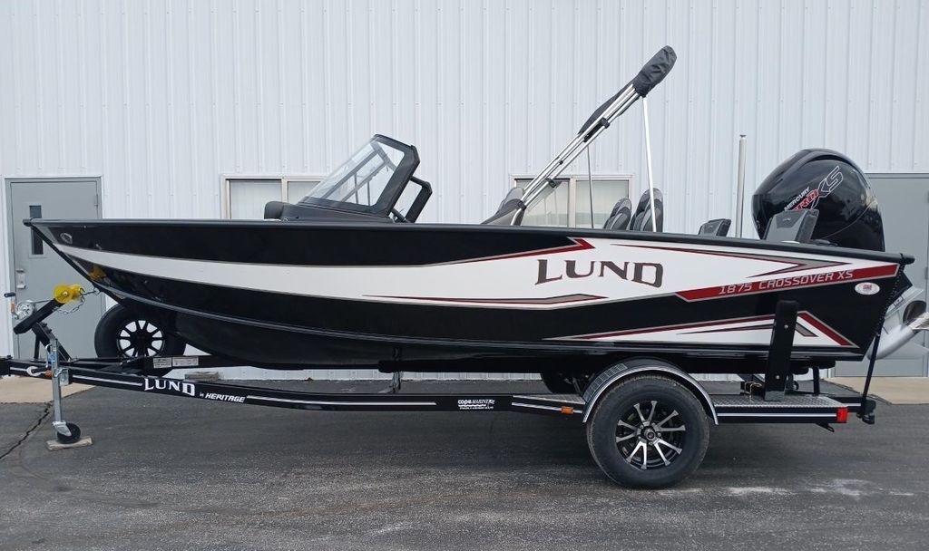 2026 Lund 1875 Crossover XS Sport - Sold Boat