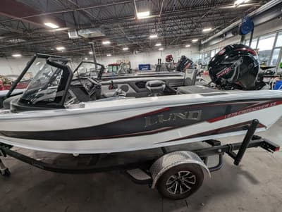 BOATZON | Lund 1875 Crossover XS Sport 2026