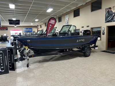 BOATZON | Lund 1875 Impact XS  Custom Colors 2026