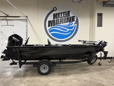 BOATZON | Lund 1875 Pro Guide Tiller 2024