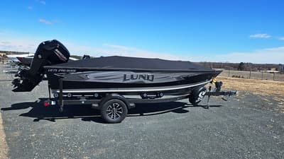 BOATZON | Lund 1875 Pro Guide Tiller 2026