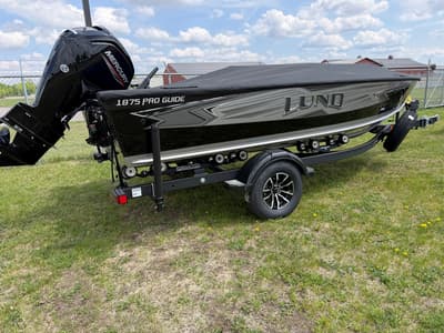 BOATZON | Lund 1875 Pro Guide Tiller wPremium Graphics 2026
