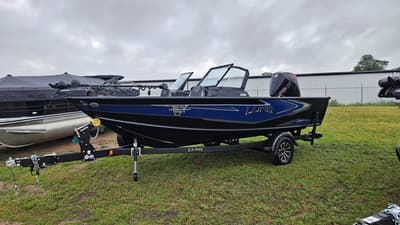 BOATZON | Lund 1875 Pro V Sport  Photo Boat 2027