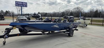 BOATZON | Lund 1875 Renegade XS 2026