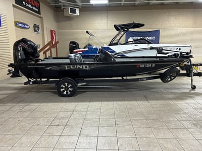 BOATZON | Lund 1875 Renegade XS w115 Pro XS 2017