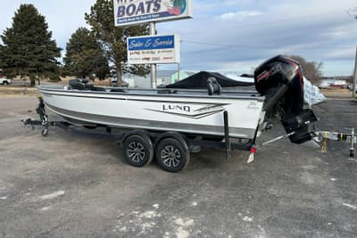 BOATZON | Lund 2075 Alaskan Tiller 2025