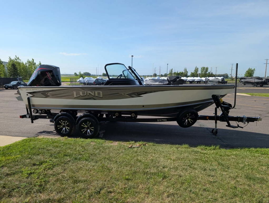 2025 Lund 2075 Impact XS Sport - Sold Boat