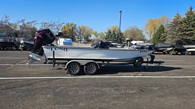 BOATZON | Lund 2075 Pro V Bass XS 2026