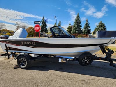 BOATZON | Lund Crossover XS 1875 2026