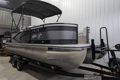 BOATZON | Lund LX220 Pontoon 2018