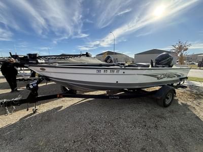 BOATZON | Lund Pro Guide 1875 Tiller 2016 BOATZON | Lund Pro Guide 1875 Tiller 2016