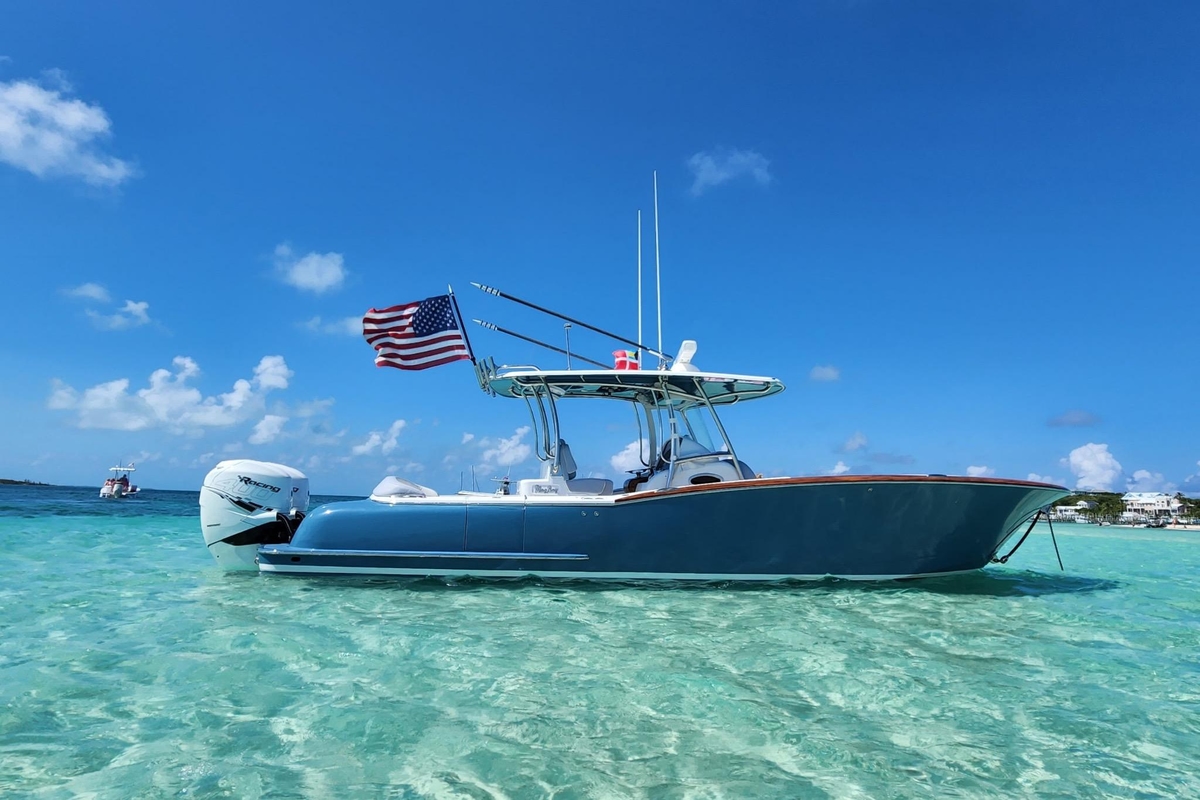 2019 Mag Bay 33 CC - Sold Boat
