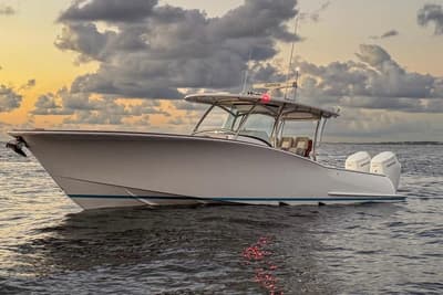 BOATZON | Mag Bay 38 CC 2026