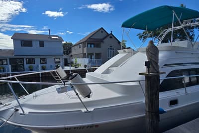 BOATZON | Mainship 31 Sedan Bridge 1995