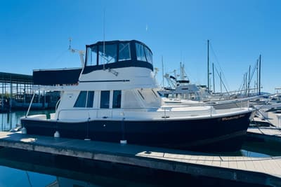 BOATZON | Mainship 390 Trawler 2000