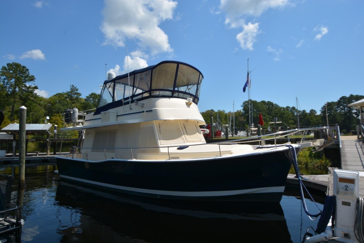 2004 Mainship 400 Trawler - Sold Boat